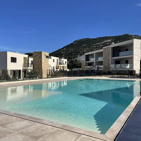Grand Avec Terrasse Et Piscine A Calvi - Fr-1-719-33 * Calvi (Corsica)