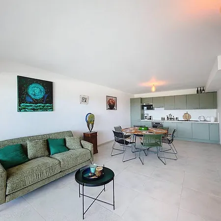 Apartment Grand Avec Terrasse Et Piscine A Calvi - Fr-1-719-33